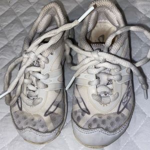 **SOLD** Nfinity vengeance cheer shoe Sz 10